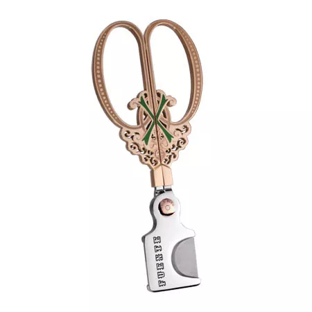 Fuente-opus-x-25-_0002_elie-bleu-cigar-scissors-rose-gold